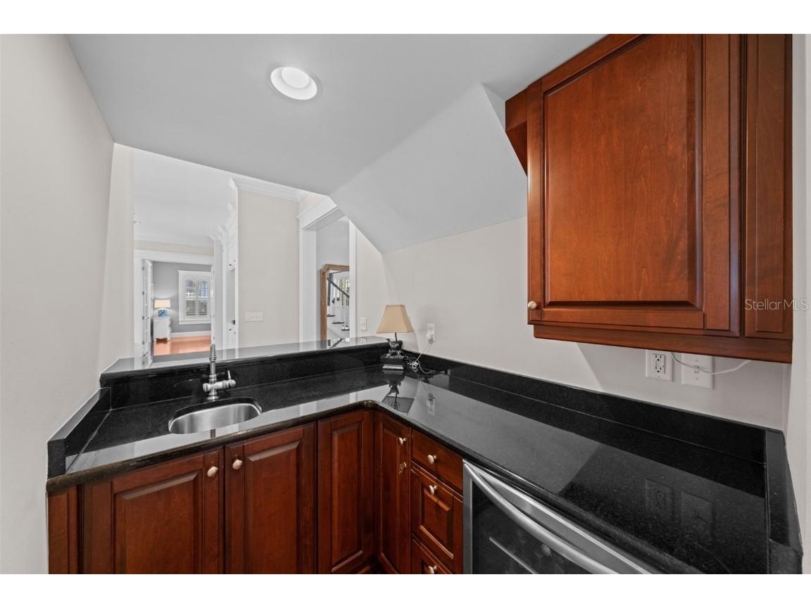 2442 W Prospect Road Tampa FL 33629 TB8413753 image11