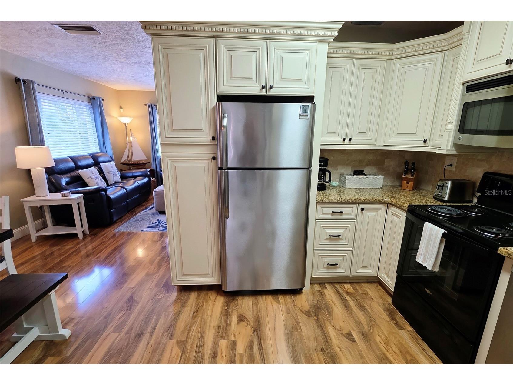 2442 Wood Street Sarasota FL 34237 A4678152 image10