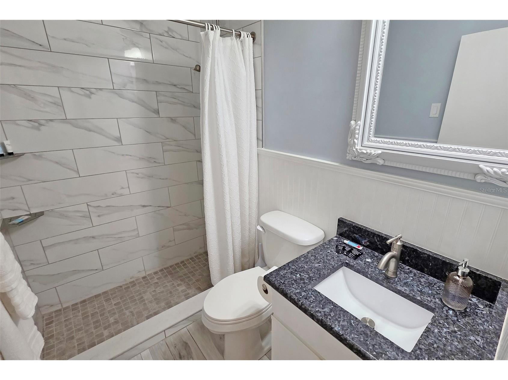 2442 Wood Street Sarasota FL 34237 A4678152 image15