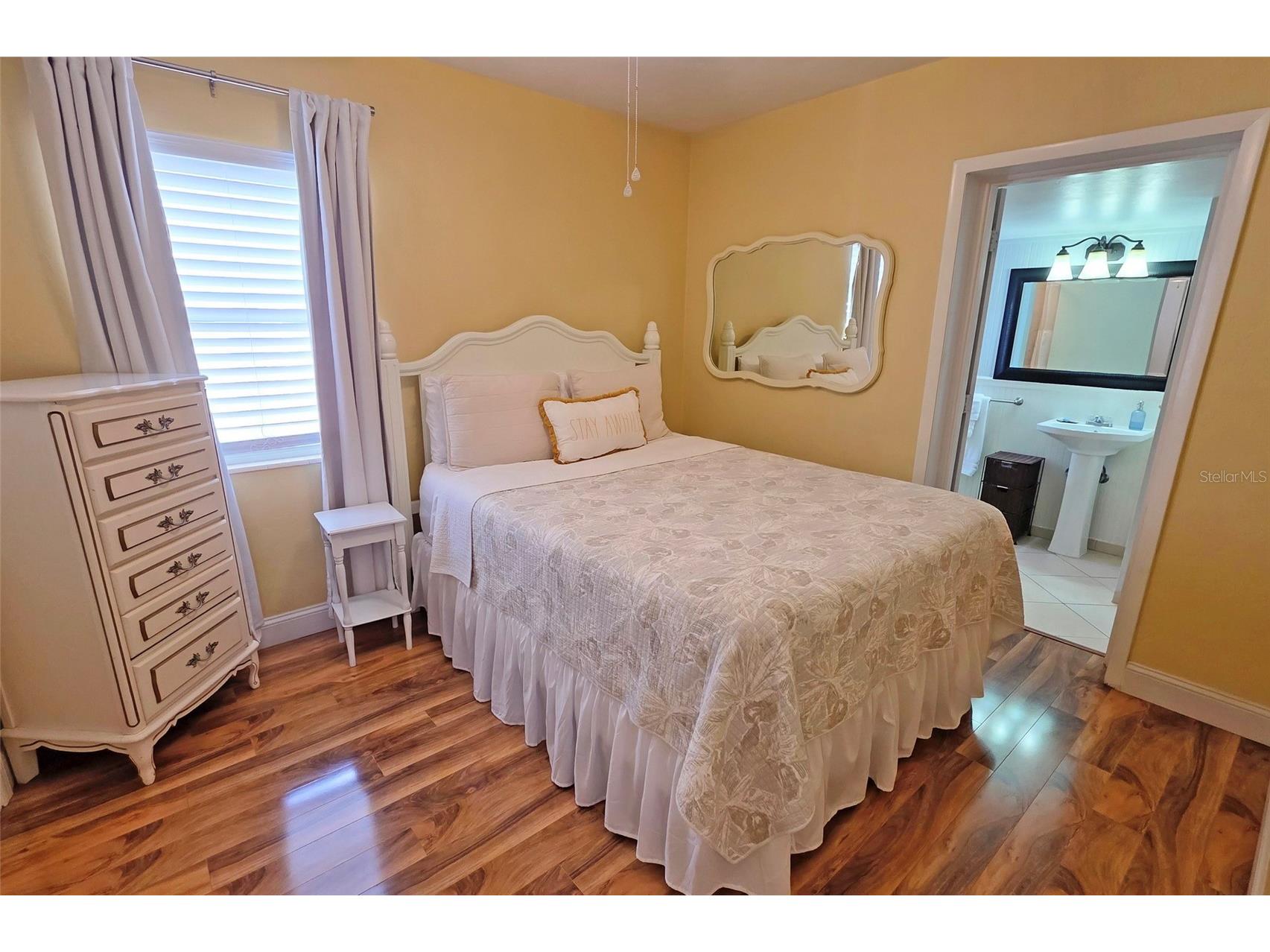 2442 Wood Street Sarasota FL 34237 A4678152 image16