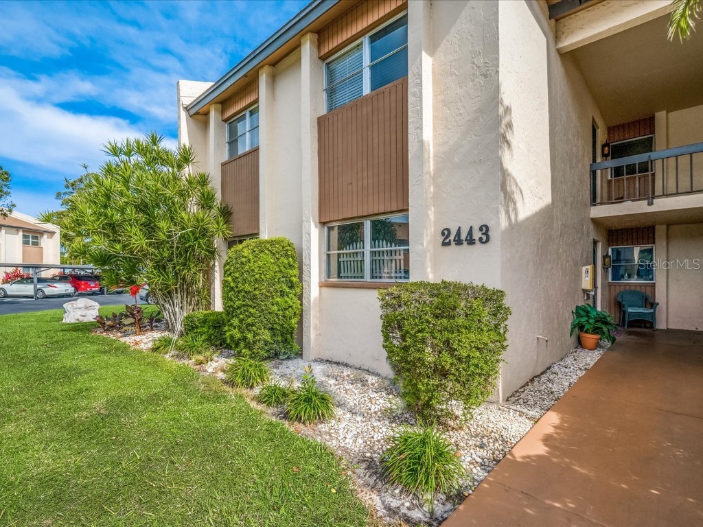2443 Clubhouse Circle #101 Sarasota FL 34232 A4556405 image1
