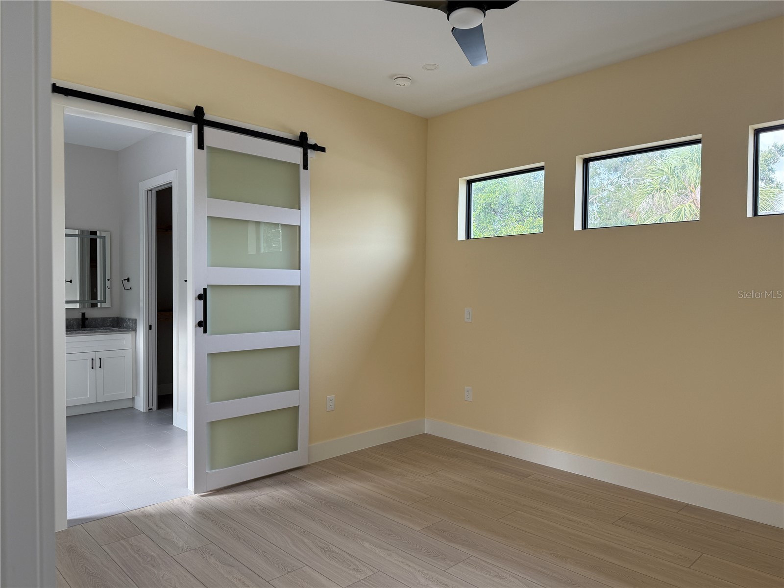 2443 Wood Street Sarasota FL 34237 A4693080 image14
