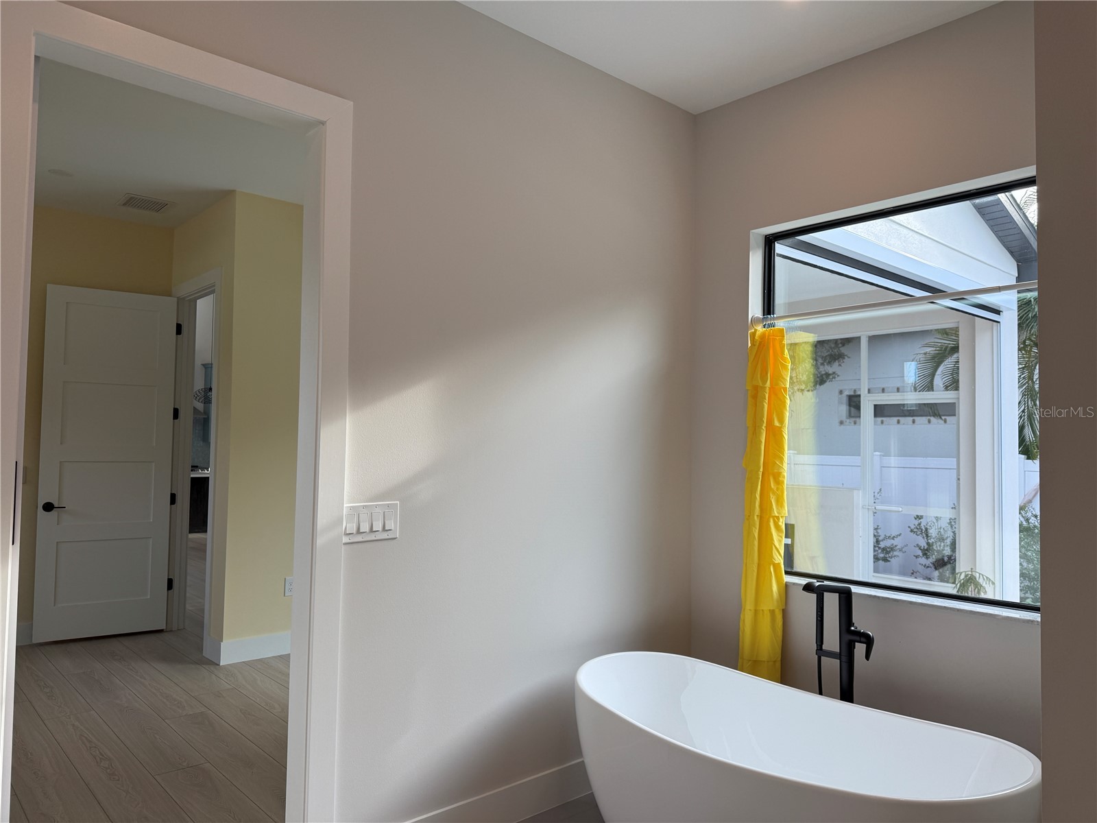 2443 Wood Street Sarasota FL 34237 A4693080 image16