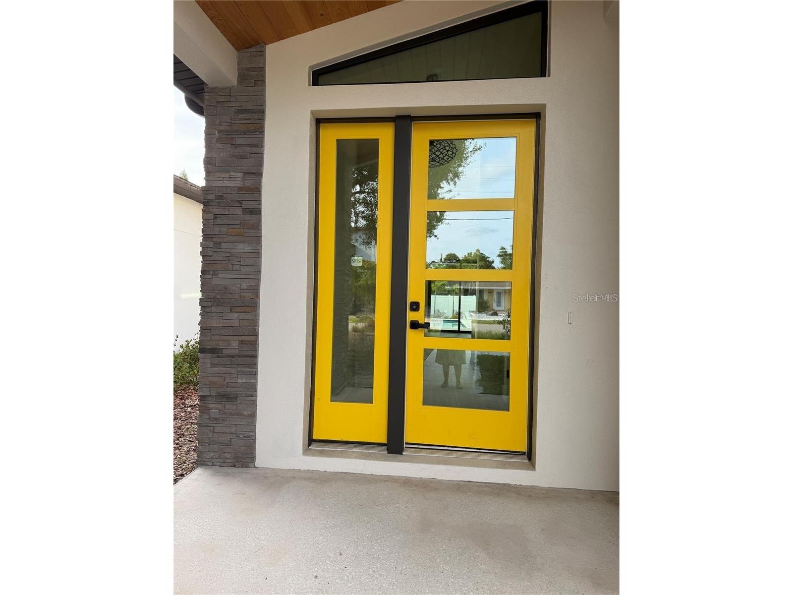 2443 Wood Street Sarasota FL 34237 A4693080 image3