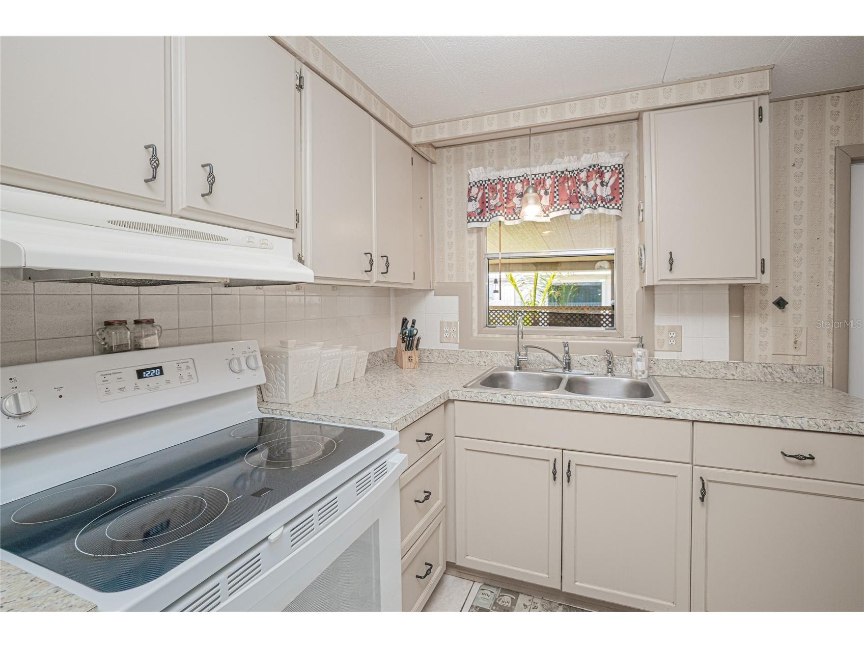 24437 Harbor View Road #13 Punta Gorda FL 33980 C7524791 image8