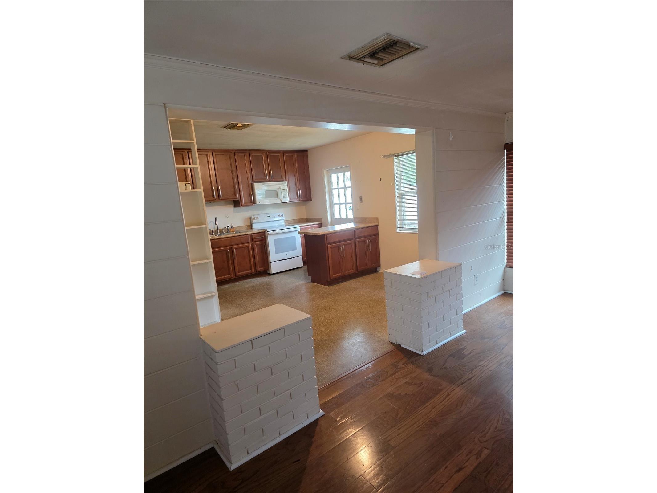 2444 37th Street N Saint Petersburg FL 33713 TB8514667 image17