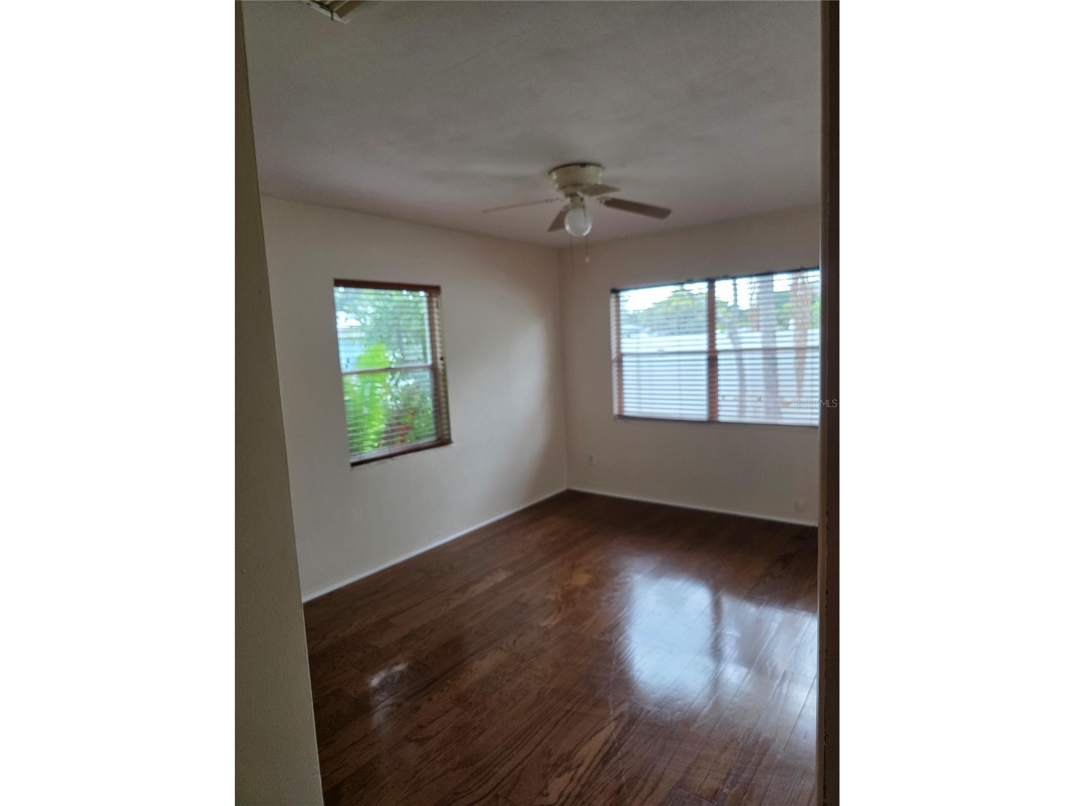 2444 37th Street N Saint Petersburg FL 33713 TB8514667 image3