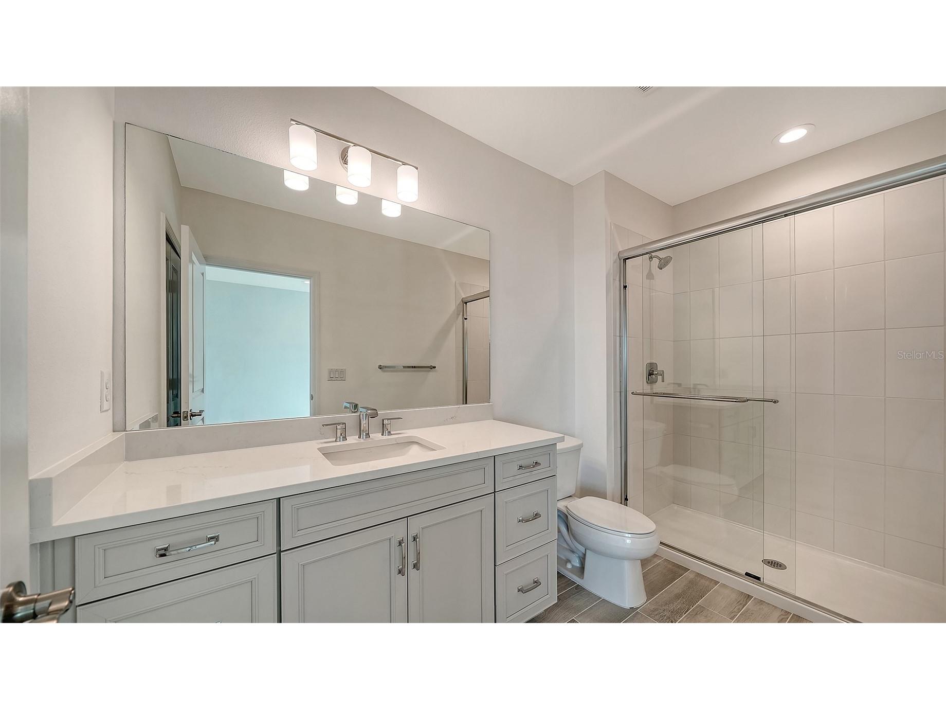 2444 Star Apple Way Sarasota FL 34240 A4669338 image27