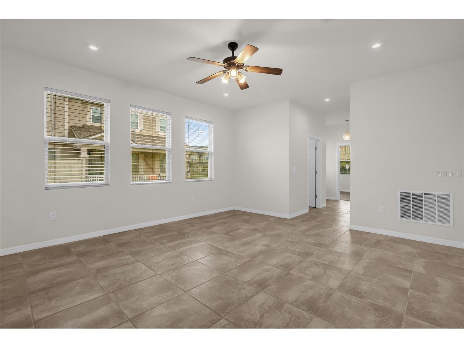 2444 Varenna Loop Kissimmee FL 34741 O6407591 image5