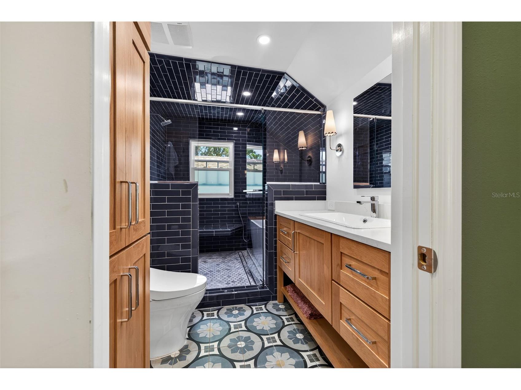 2445 6th Avenue N Saint Petersburg FL 33713 TB8487816 image24