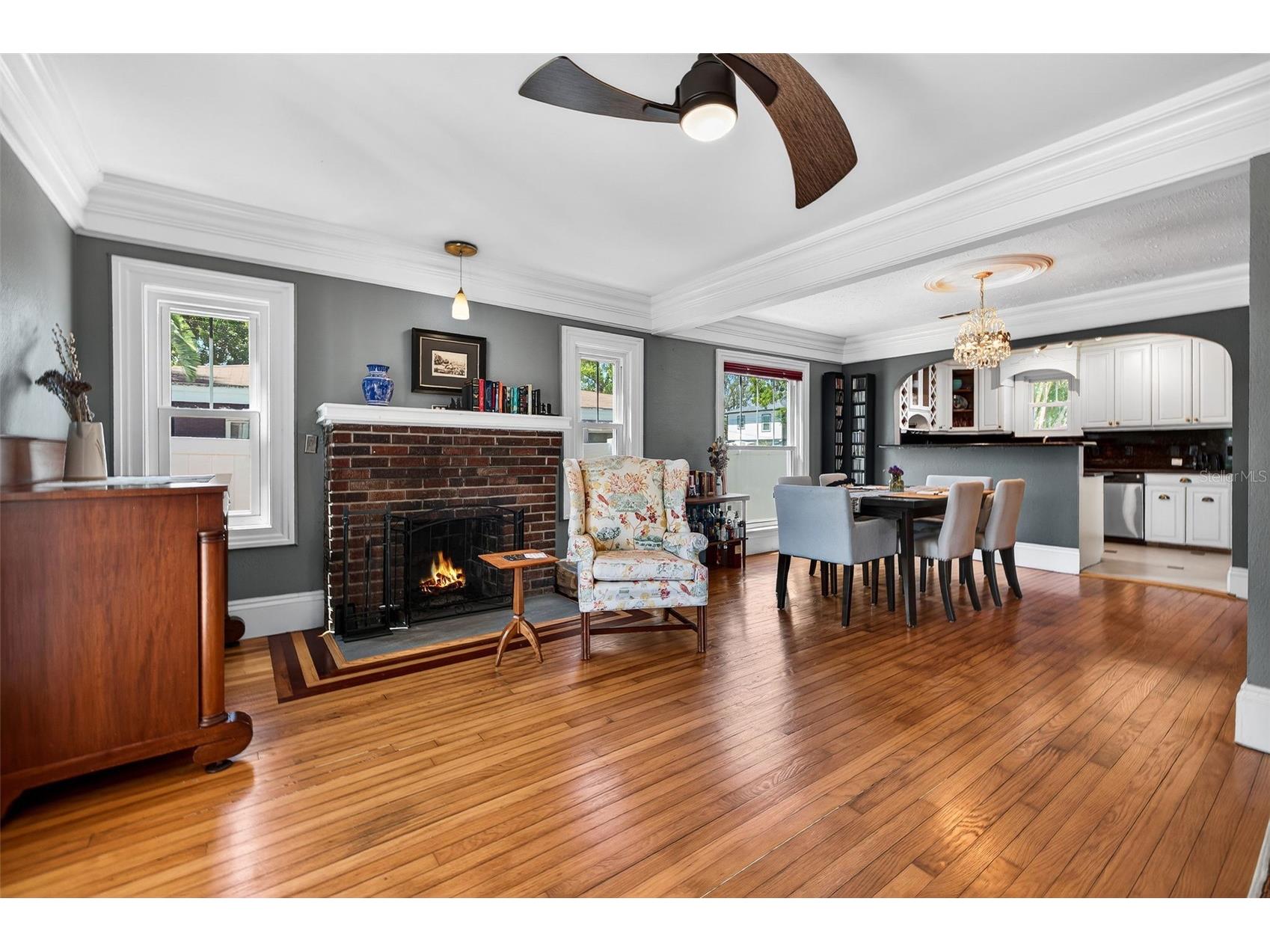 2445 6th Avenue N Saint Petersburg FL 33713 TB8487816 image9