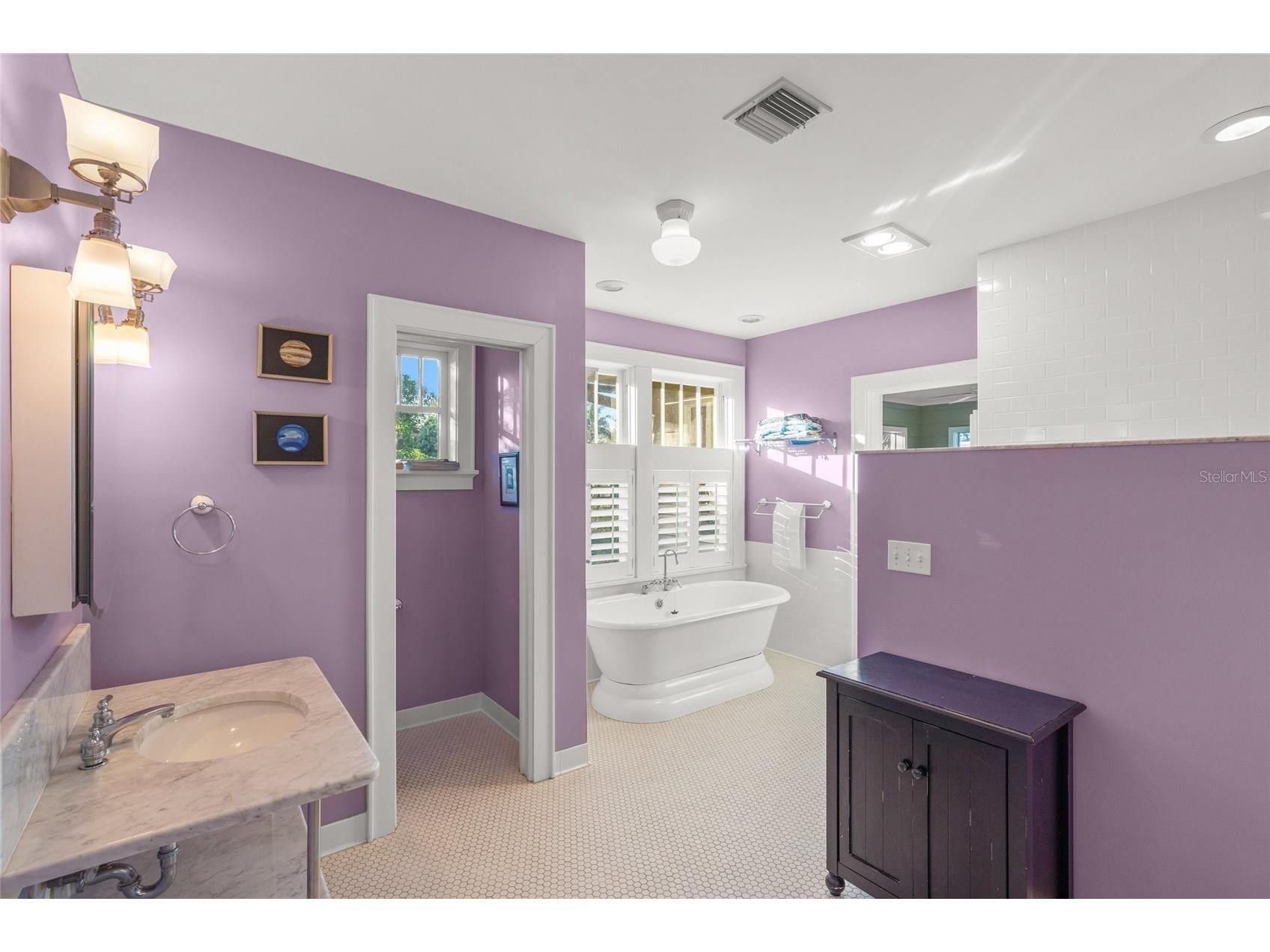 2445 Alameda Avenue Sarasota FL 34234 A4681432 image18
