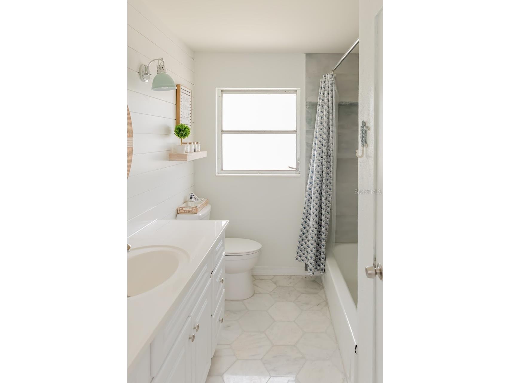 2445 Constitution Boulevard Sarasota FL 34231 O6391266 image12