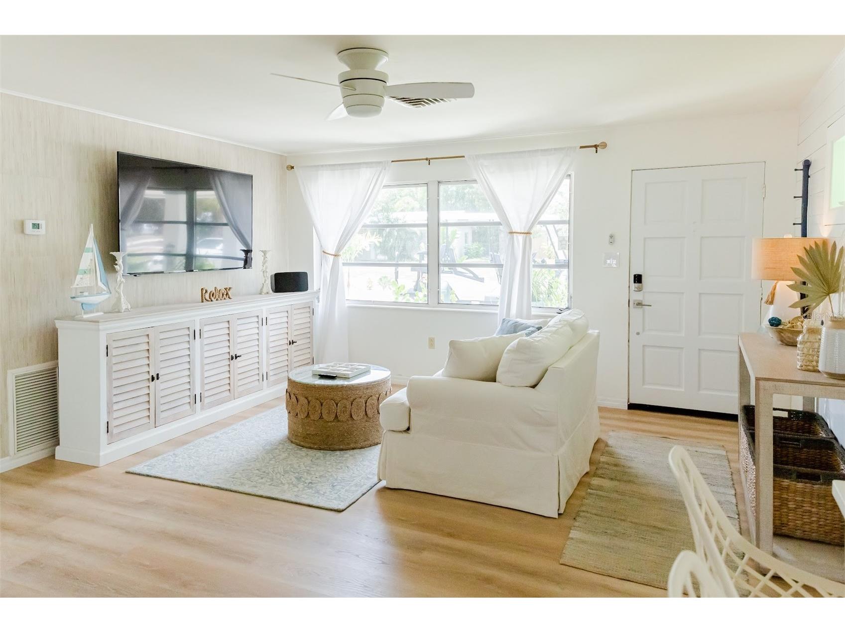 2445 Constitution Boulevard Sarasota FL 34231 O6391266 image3