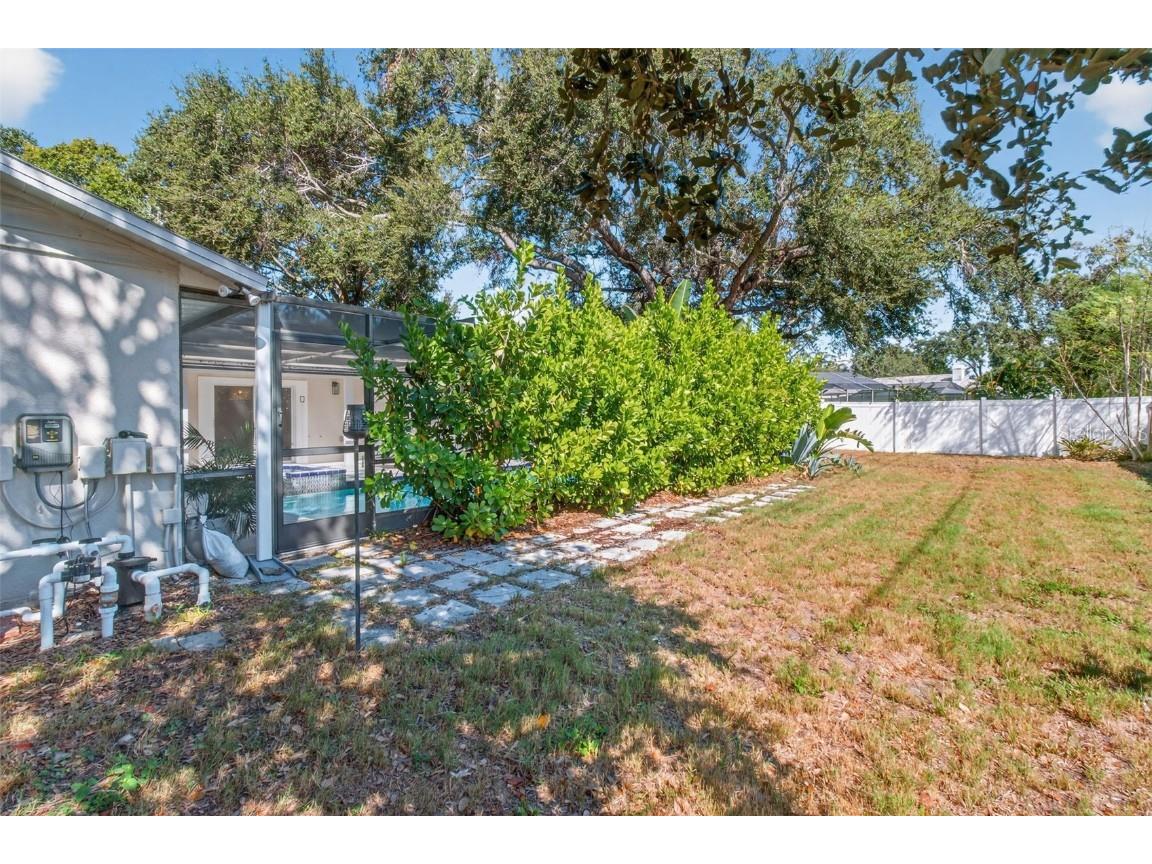 2445 Old Coach Trail Clearwater FL 33765 TB8432507 image42