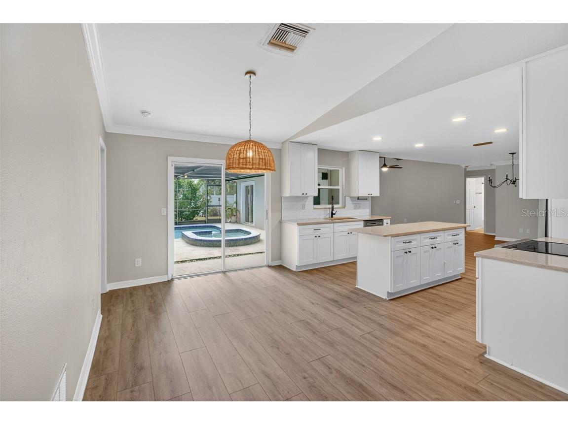 2445 Old Coach Trail Clearwater FL 33765 TB8432507 image6