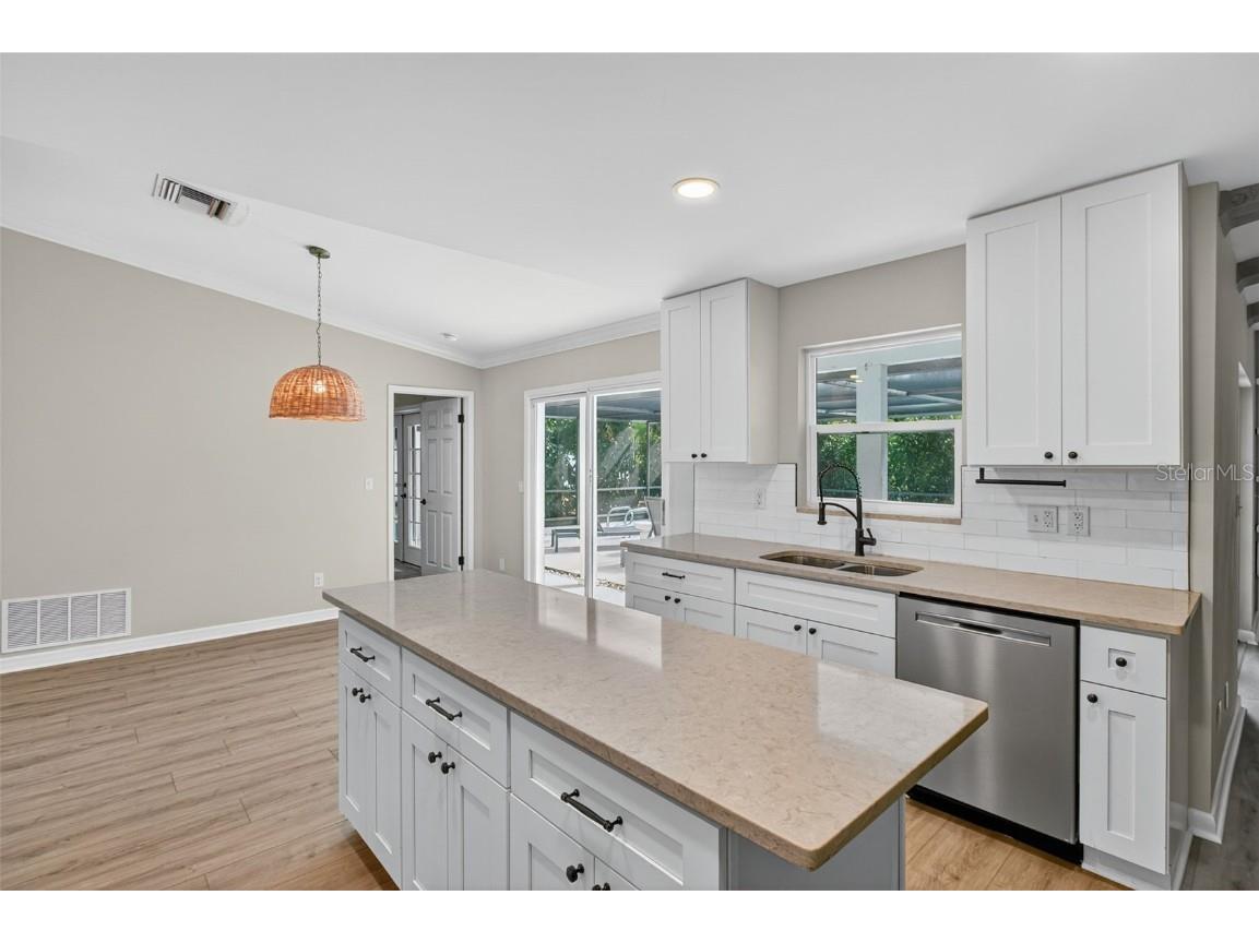 2445 Old Coach Trail Clearwater FL 33765 TB8432507 image9