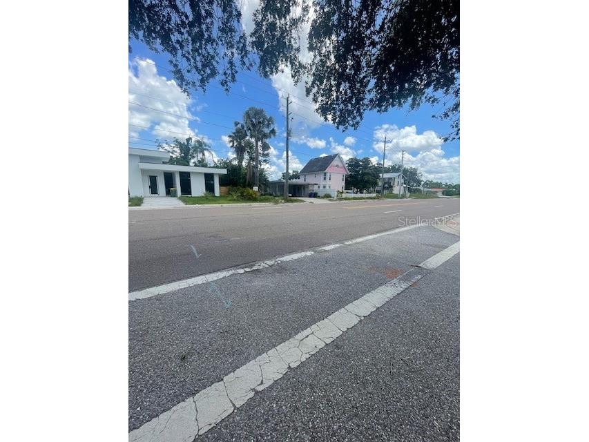 2445 Webber Street Sarasota FL 34239 A4654389 image3