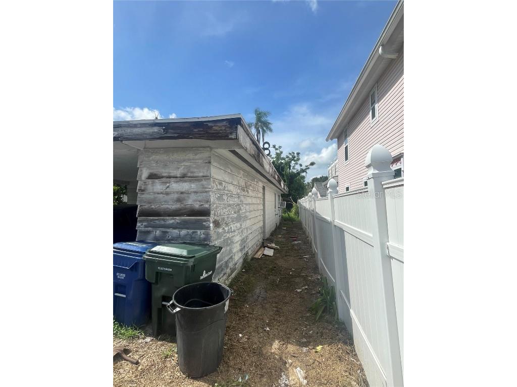 2445 Webber Street Sarasota FL 34239 A4654389 image9