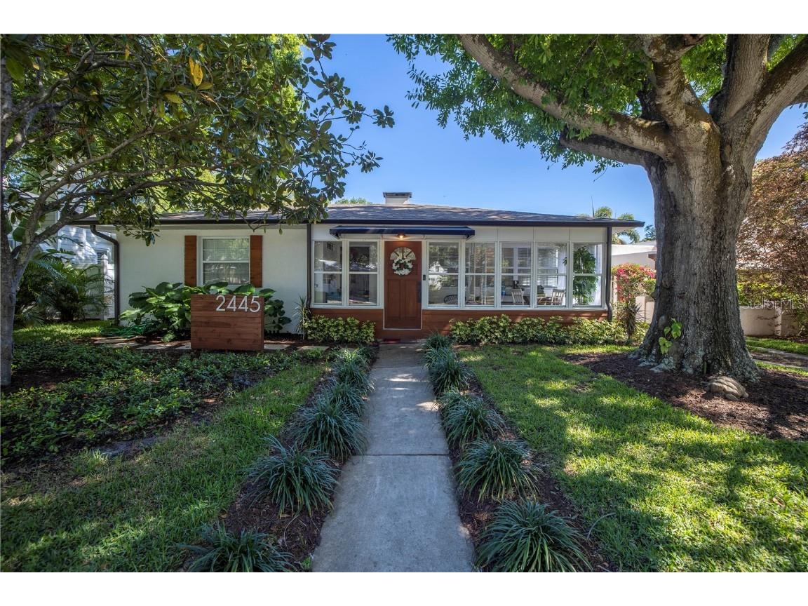 2445 Woodlawn Circle W Saint Petersburg FL 33704 U8194779 image1