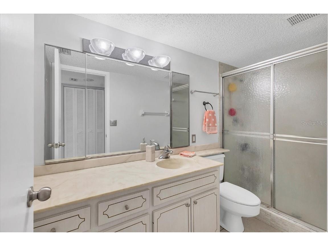 2446 Clubhouse Circle #202 Sarasota FL 34232 A4642661 image10