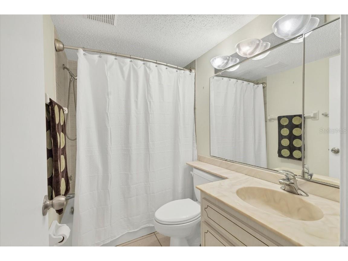 2446 Clubhouse Circle #202 Sarasota FL 34232 A4642661 image13