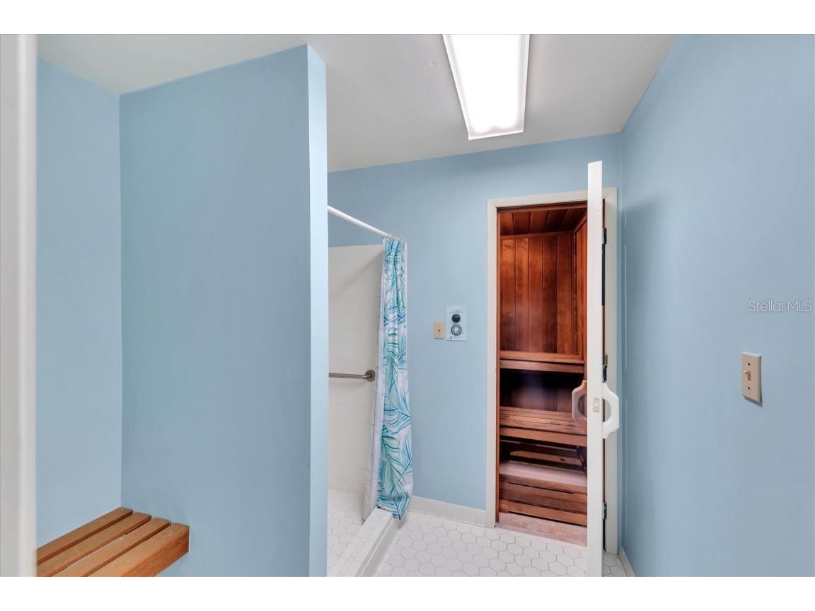 2446 Clubhouse Circle #202 Sarasota FL 34232 A4642661 image45