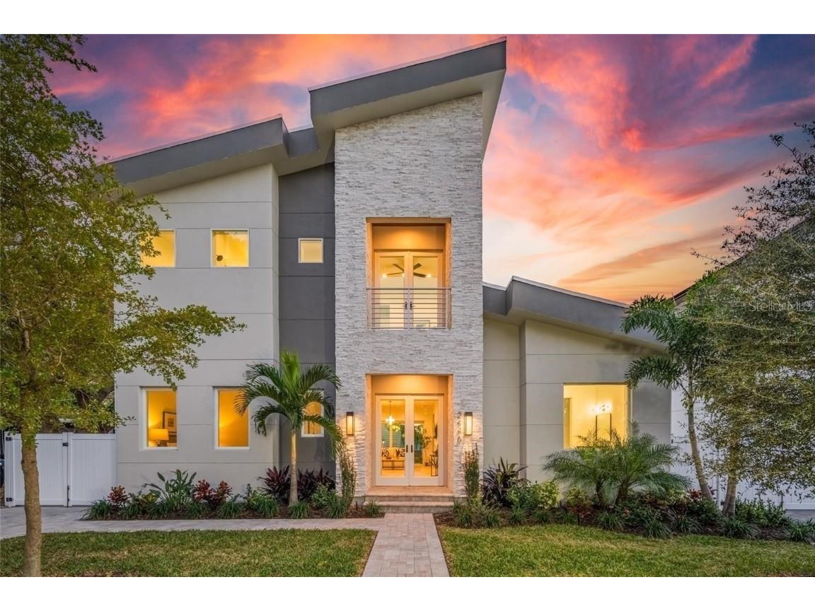 2446 Floyd Street Sarasota FL 34239 A4672668 image1