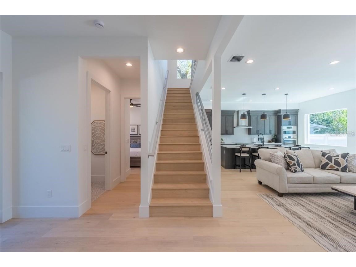 2446 Floyd Street Sarasota FL 34239 A4672668 image28