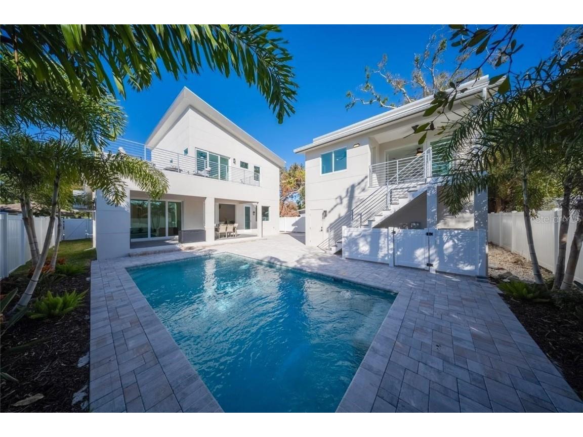 2446 Floyd Street Sarasota FL 34239 A4672668 image3