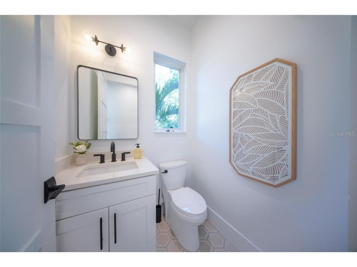 2446 Floyd Street Sarasota FL 34239 A4672668 image30