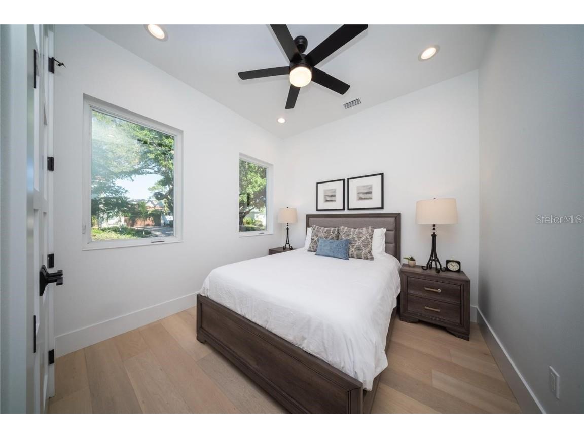 2446 Floyd Street Sarasota FL 34239 A4672668 image31