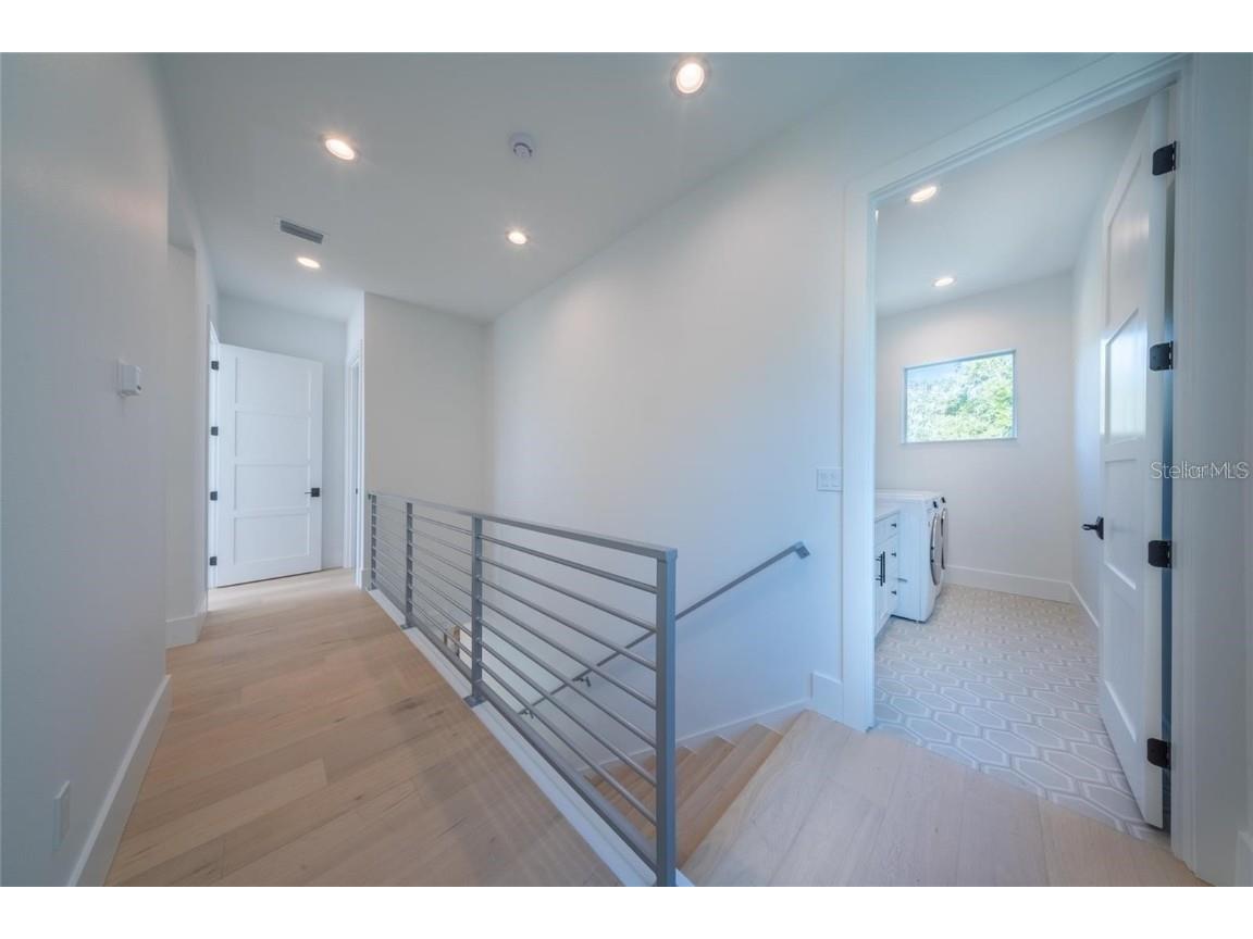 2446 Floyd Street Sarasota FL 34239 A4672668 image34