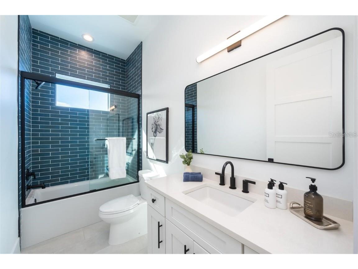 2446 Floyd Street Sarasota FL 34239 A4672668 image39