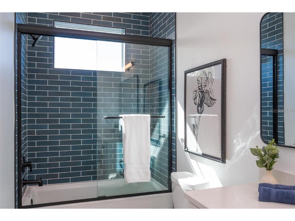 2446 Floyd Street Sarasota FL 34239 A4672668 image40