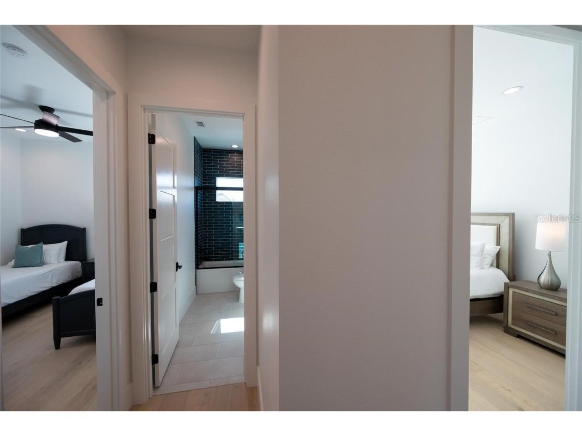 2446 Floyd Street Sarasota FL 34239 A4672668 image41