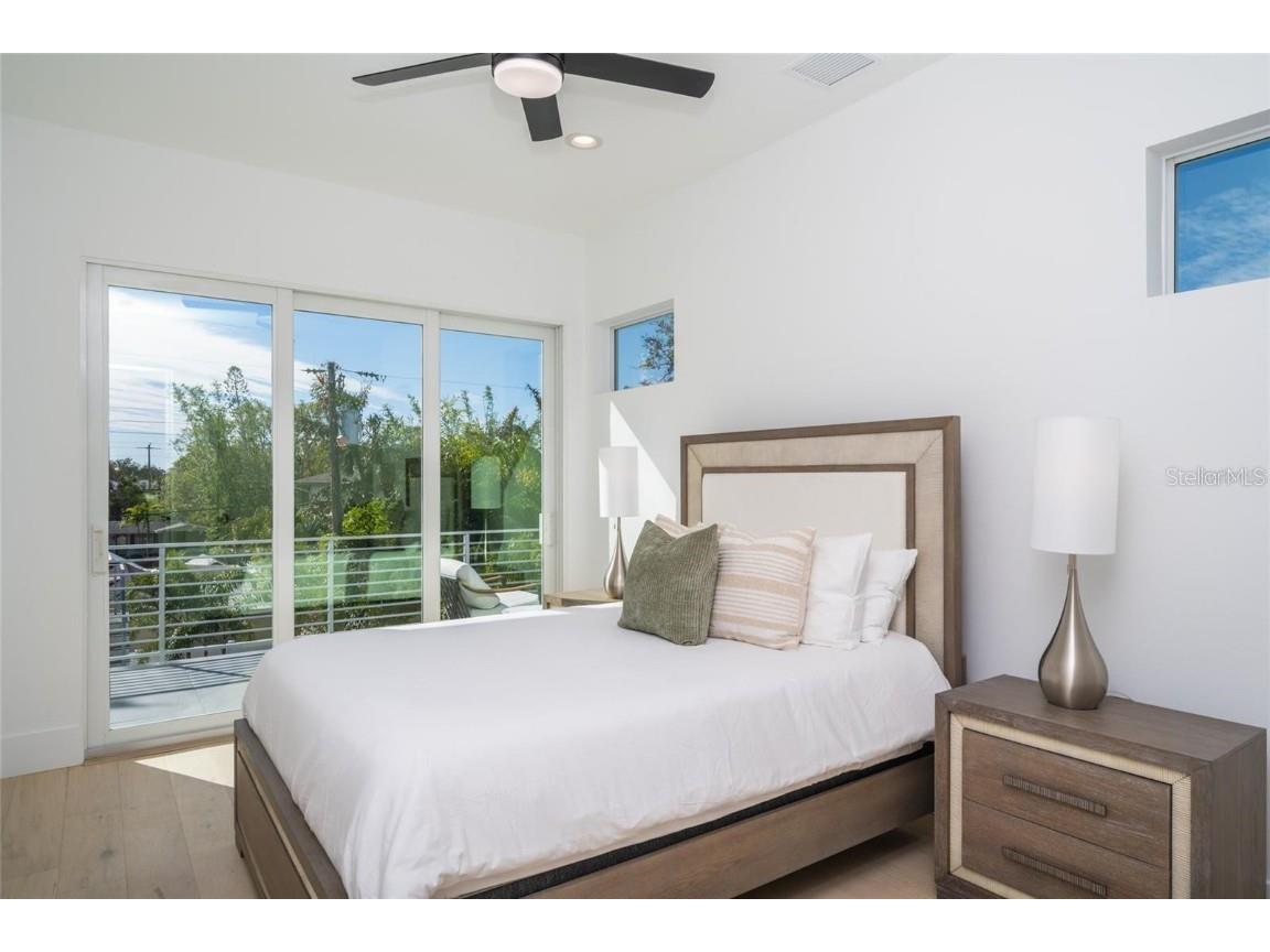 2446 Floyd Street Sarasota FL 34239 A4672668 image42