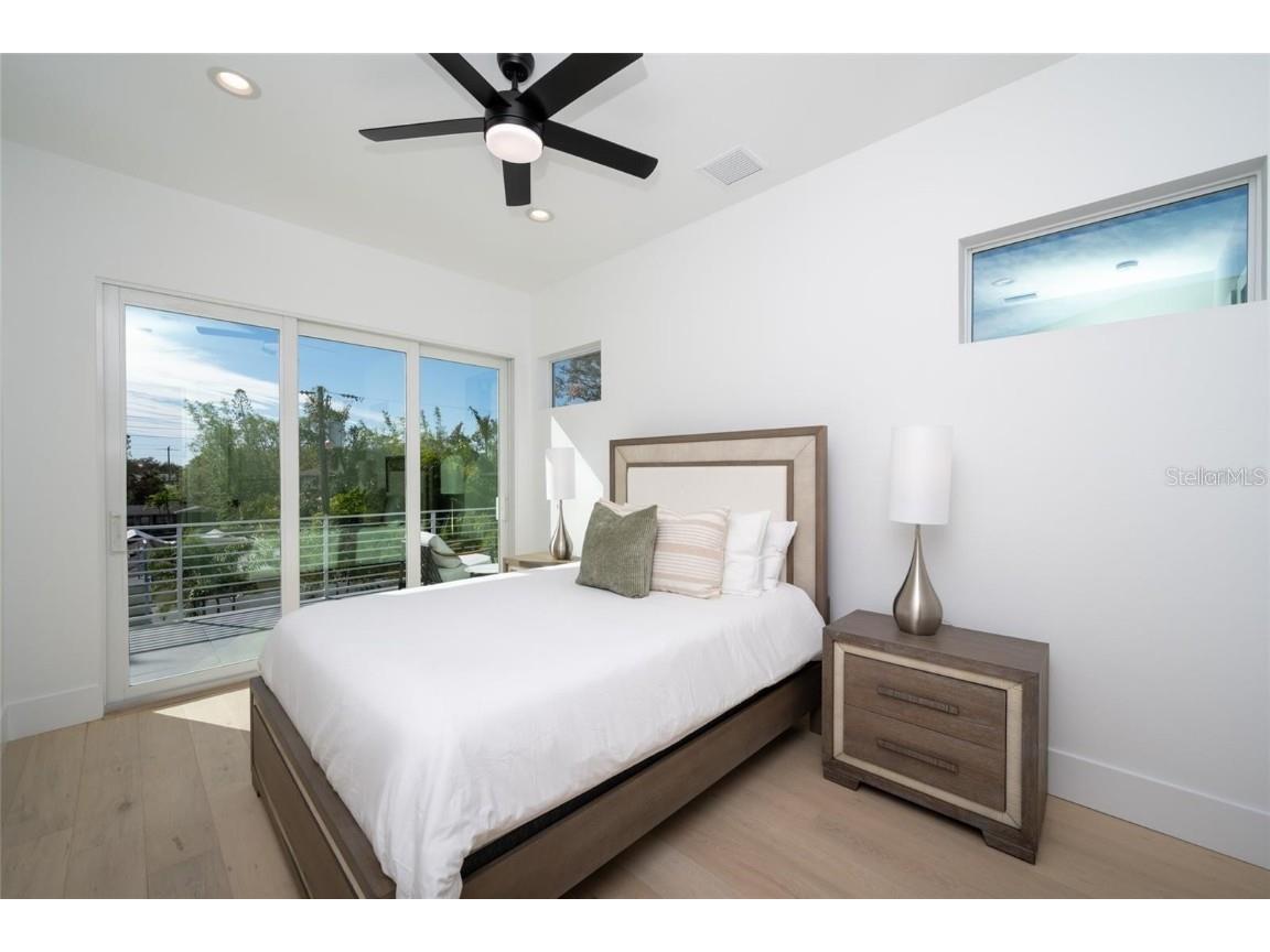 2446 Floyd Street Sarasota FL 34239 A4672668 image44