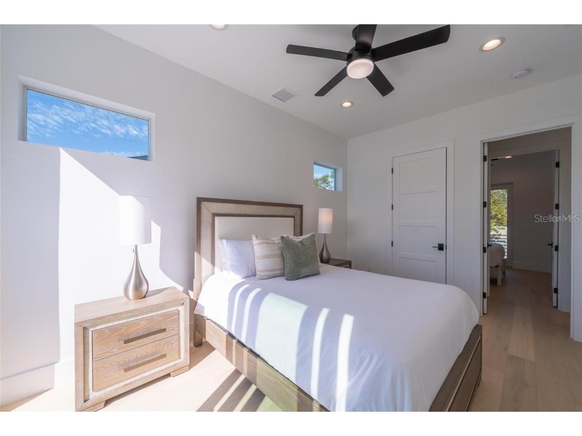 2446 Floyd Street Sarasota FL 34239 A4672668 image45