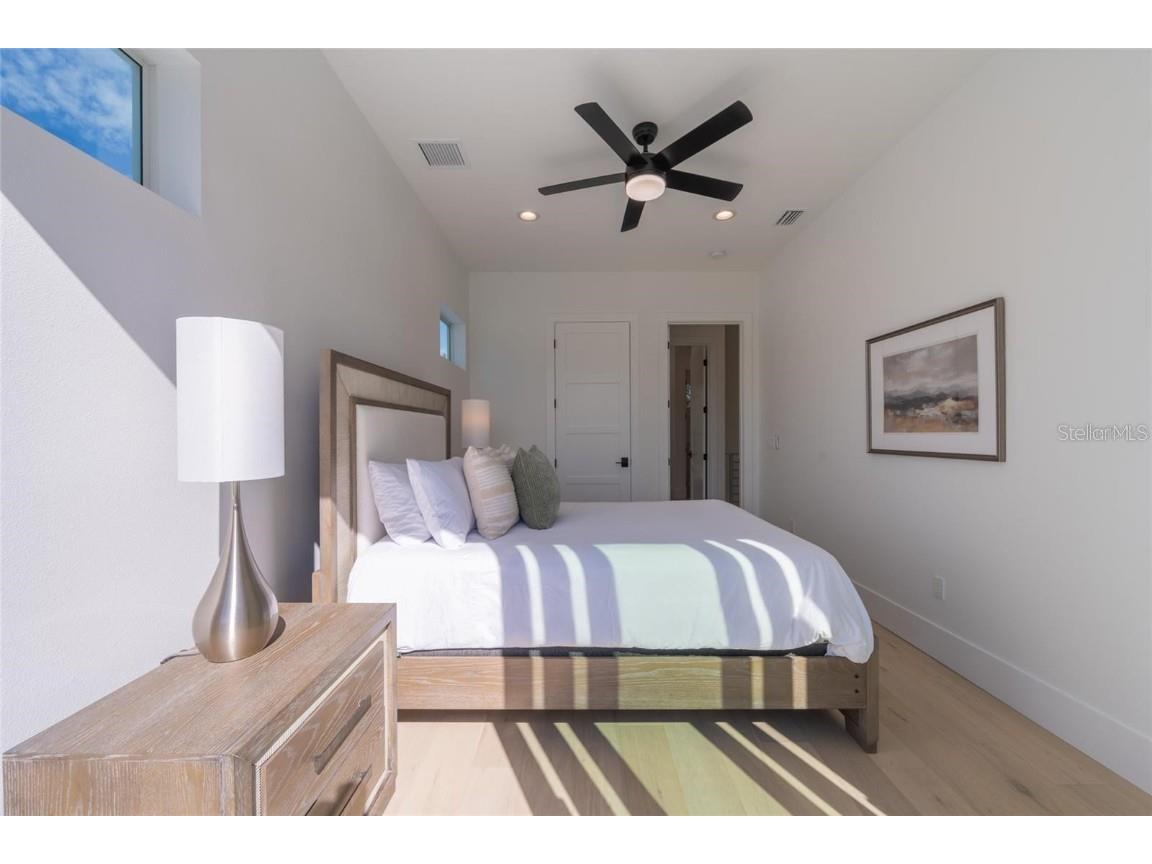 2446 Floyd Street Sarasota FL 34239 A4672668 image46