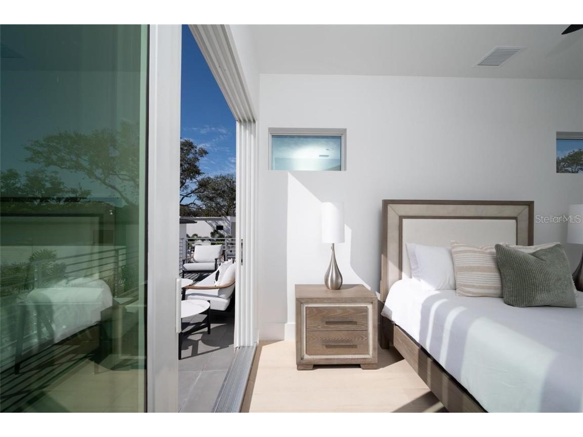 2446 Floyd Street Sarasota FL 34239 A4672668 image47