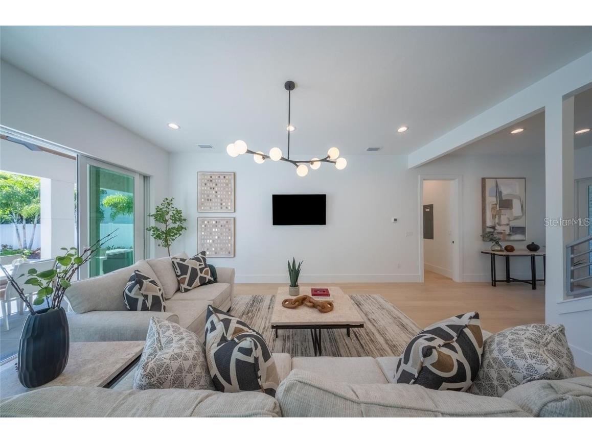 2446 Floyd Street Sarasota FL 34239 A4672668 image5