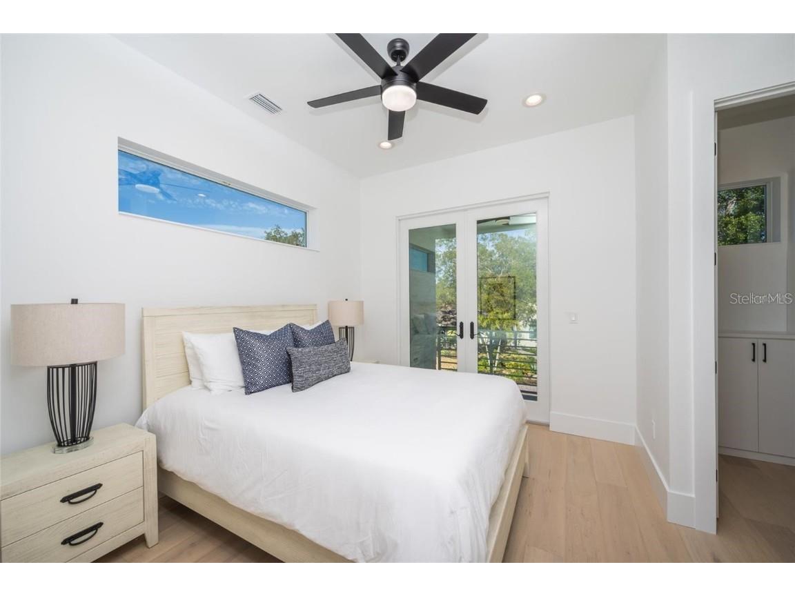 2446 Floyd Street Sarasota FL 34239 A4672668 image50