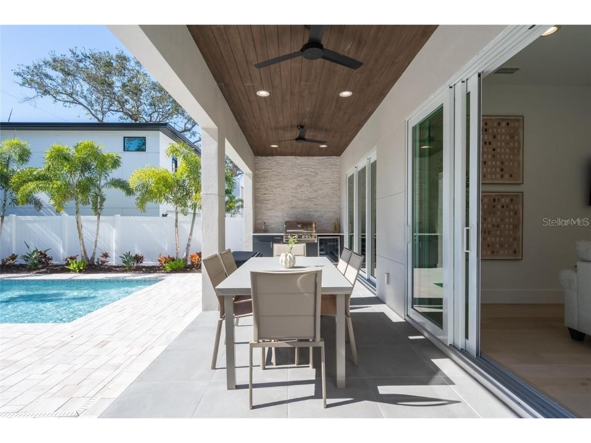 2446 Floyd Street Sarasota FL 34239 A4672668 image58