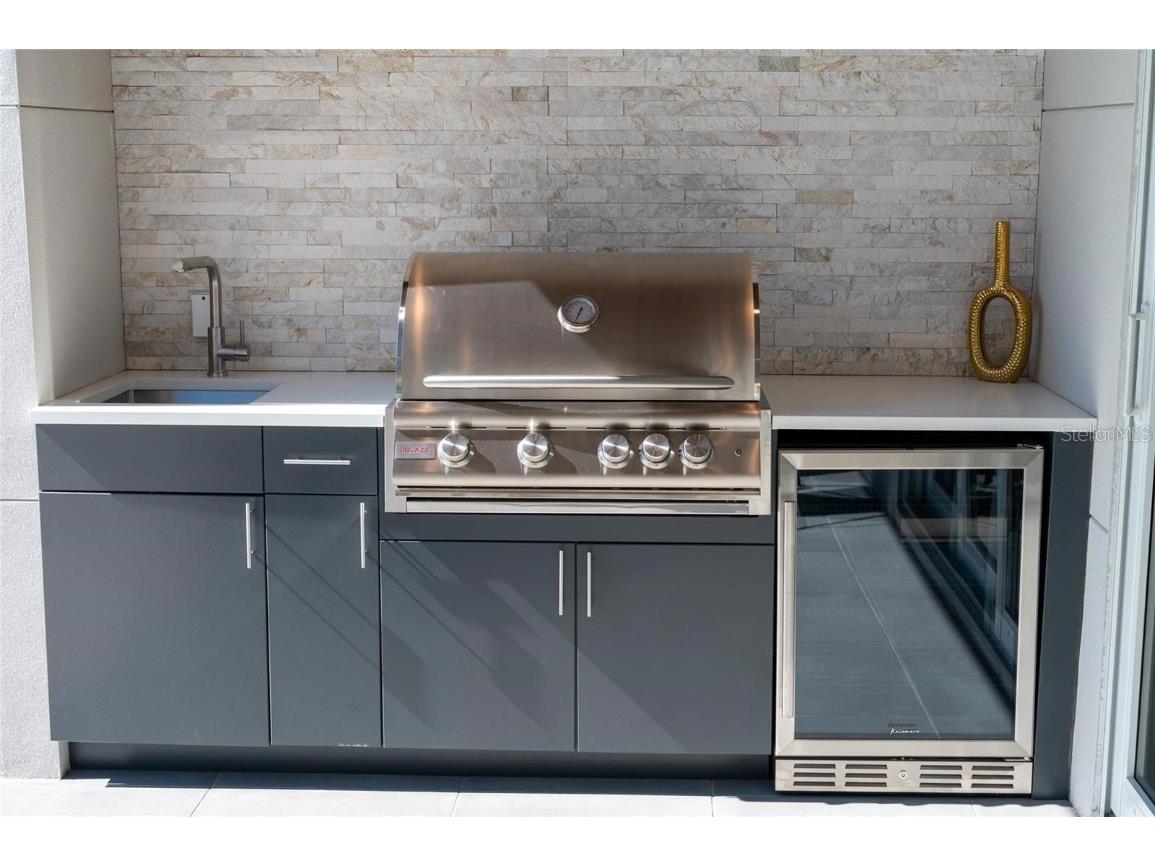 2446 Floyd Street Sarasota FL 34239 A4672668 image59