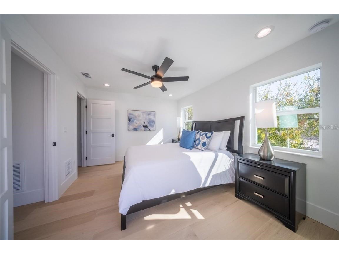 2446 Floyd Street Sarasota FL 34239 A4672668 image65