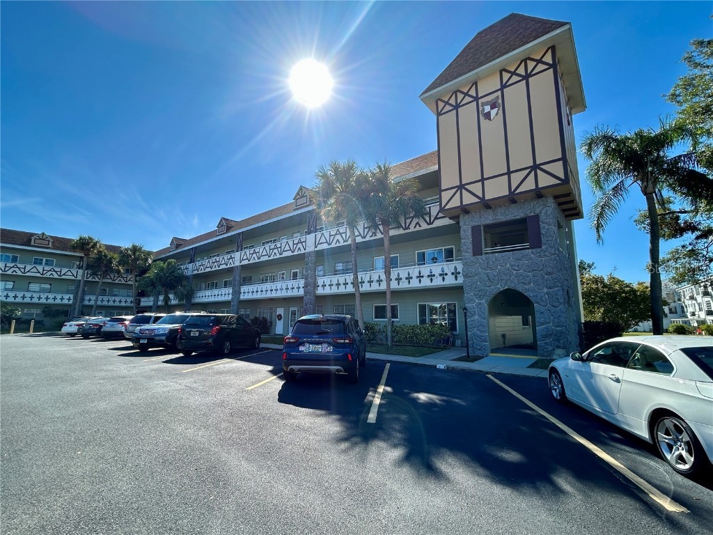 2447 Ecuadorian Way #23 Clearwater FL 33763 TB8335507 image1