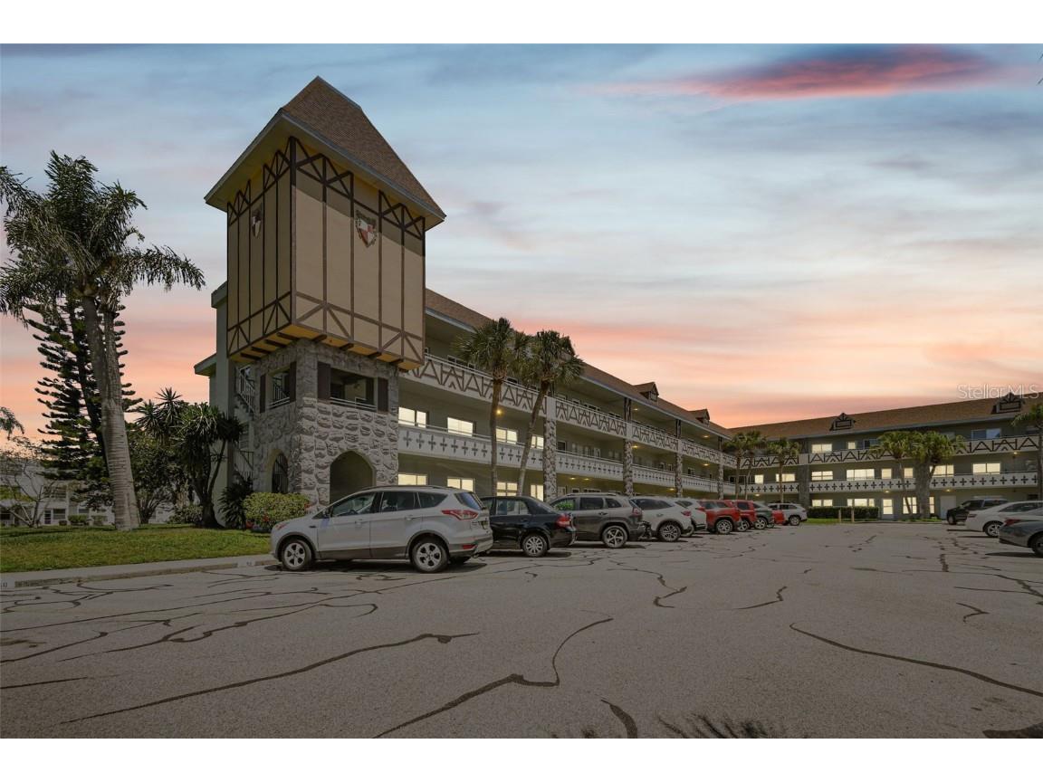 2448 Columbia Drive #8 Clearwater FL 33763 U8239401 image1