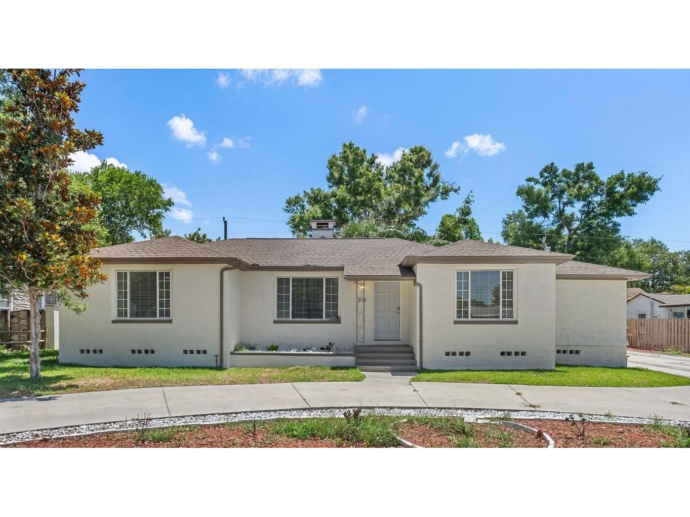 2449 16th Street N Saint Petersburg FL 33704 TB8389017 image1