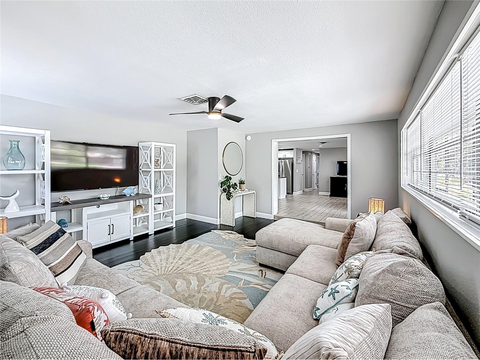 2449 66th Avenue S Saint Petersburg FL 33712 TB8528889 image22